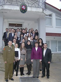 NATO mokyklos absolventai ambasadoje